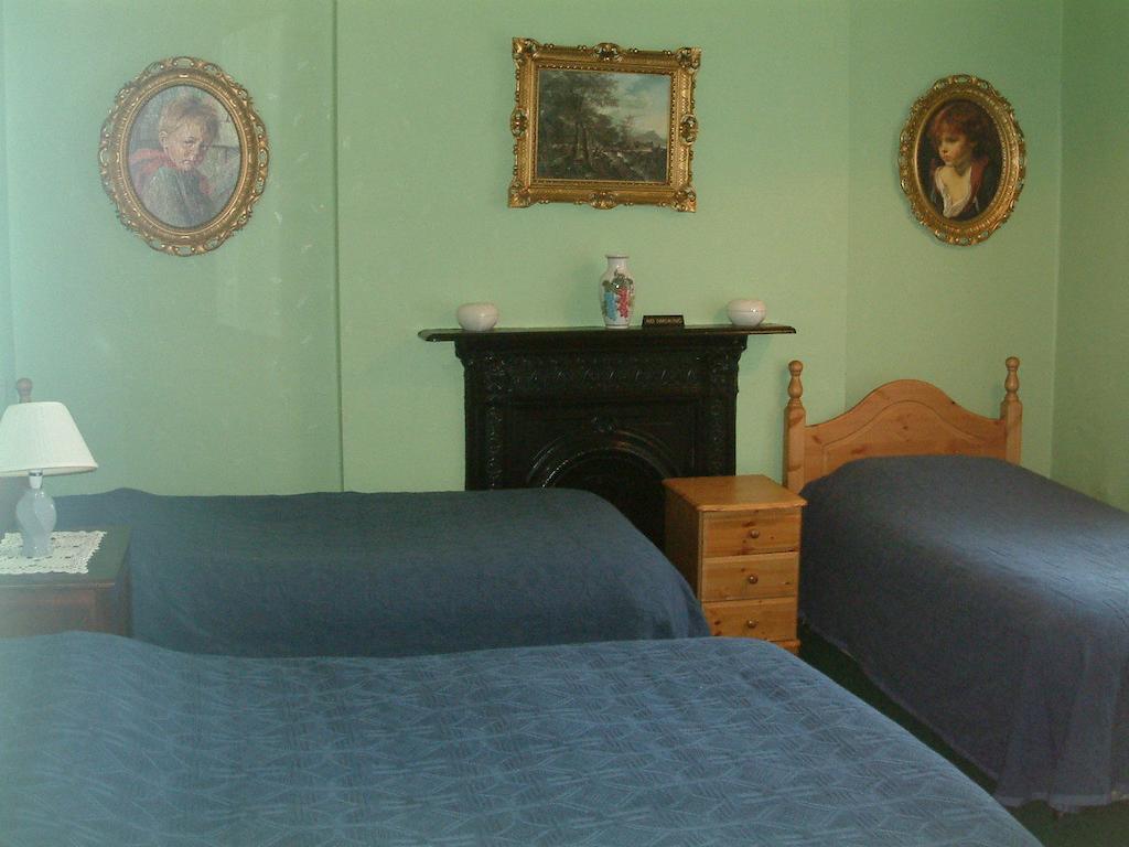 Bed and Breakfast Claremont House Dun Laoghaire Zimmer foto